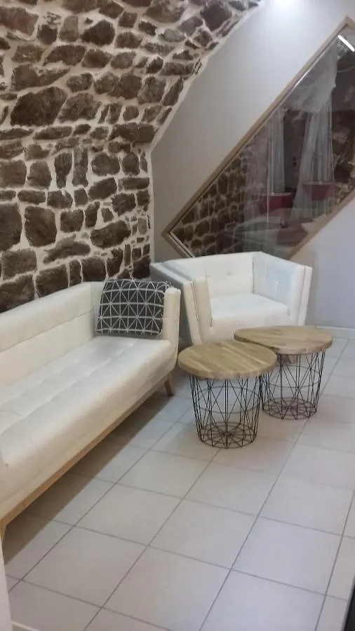 La Cazette Bed and Breakfast Recoules-Previnquieres 0*,  Frankrike